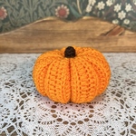 ハロウィン　カボチャの編みぐるみ