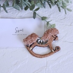 【動物モチーフ】アンティーク風木馬の刺繍ブローチ▽Green▽