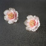 芍薬　薄紅　ピアス／イヤリング