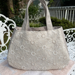 トートバッグ　マーガレット刺繍生地　ピンクベージュ色　帆布生地　グレージュ色　ラウンドトートバッグ　ギフト　プレゼント