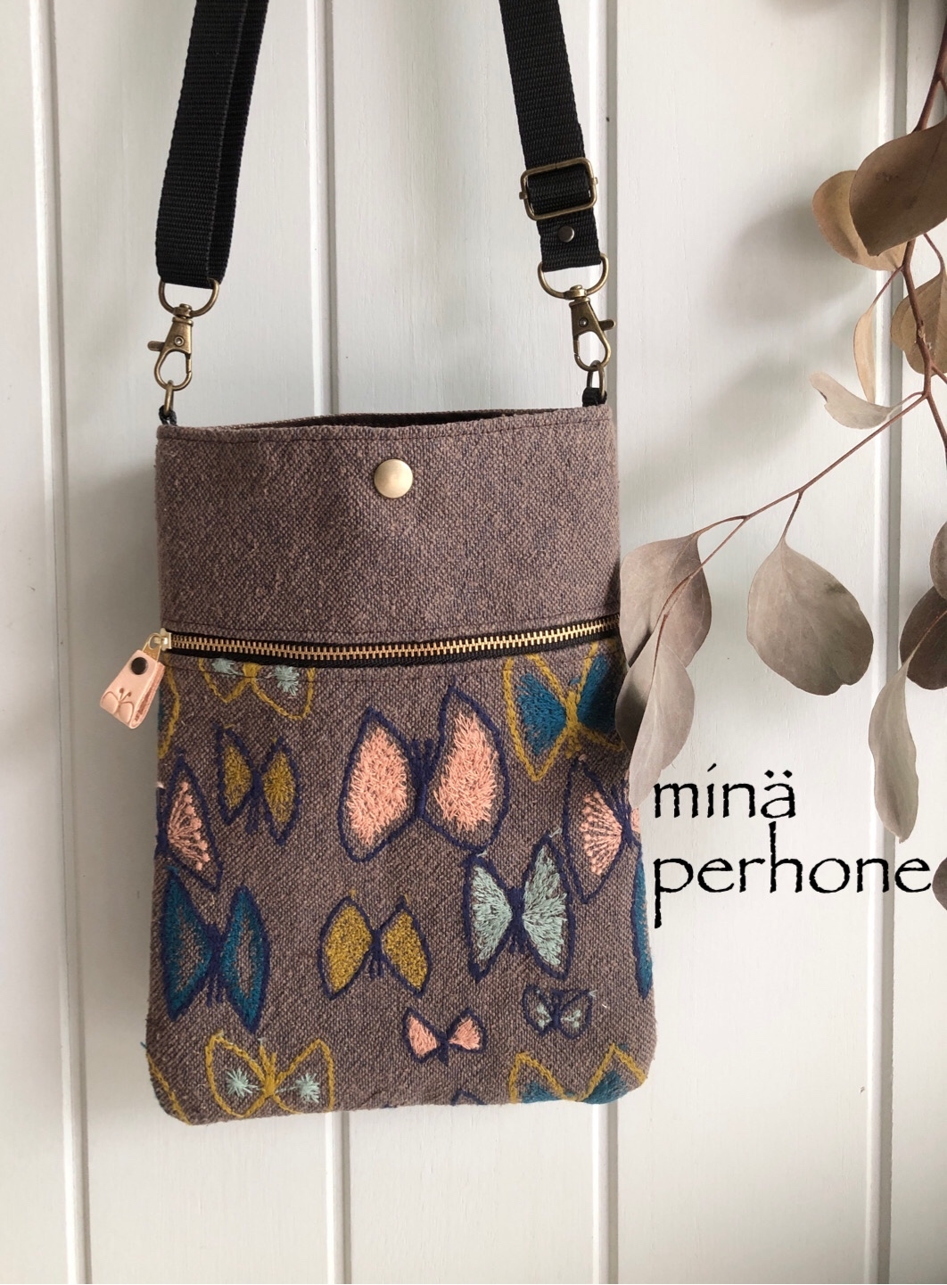 ミナペルホネン生地rosy使用ポシェット＊スマホショルダーバッグ