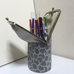 ワンアクション革のスタンドペンケースライトブルー