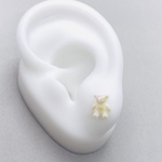 くま　パール調　ピアス