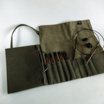 編み針コンパクト収納 【付け替え輪針に】しっかり長く使える　よく使う針まとめて　色柄豊富使い分けも楽しい　編み針ケースPATAPATA無地「ムラ染めダークグリーン」