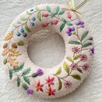 【再販】フェルトと刺繍の秋のフラワーリース　2