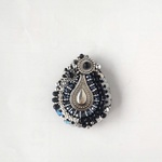 Antique Silver Beads Reunion 雫のビーズ刺繍ブローチ