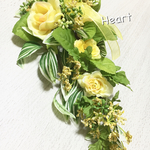 送料無料黄色い薔薇と葉っぱたちの花飾り