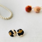 新作☁︎くるみボタンピアス☁︎レオパード柄☁︎小さめ
