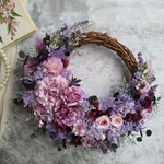 Lune Bonheur＜jardin violet＞＊フラワーリース＊ハーフリース＊秋＊三日月リース＊プリザーブドフラワー＊ギフト＊結婚祝い＊新築祝い＊紫陽花