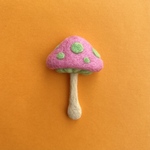 PINK  MASHROOM 羊毛フェルト ブローチ