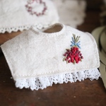 刺繍の付け襟