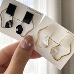 【white】スクエア×ニュアンス　フラワーピアス　