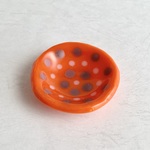 オレンジベースのドット豆皿