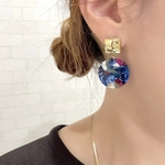 人気作品⭐︎大ぶり スクエアカボション×大理石風プレートピアス / イヤリング / チタンピアス / 樹脂ピアス / シンプル