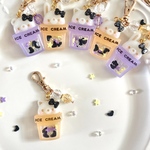 【ねこ×オレンジ】ハロウィンアイス　蓄光パーツ入り　レジンキーホルダー　アニマルキーホルダー　ミニサイズ