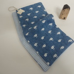 SALE*30cm角*ループ付き6重ガーゼタオルハンカチ*くじら