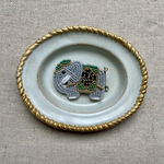 《１点もの》ビーズ刺繍・ゾウのブローチ（グリーン）