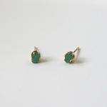 天然石　エメラルドのオーバルカットピアス　6×4mm