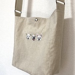corocoro12様オーダー品☆犬の手刺繍のショルダー