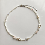 シンプル　ビーズネックレス　パール　お花　ビーズ　ビーズアクセサリー