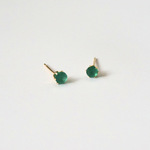 グリーンオニキスのピアス／４ミリ／小さめ／小粒／シンプルピアス／誕生石／サージカルステンレス／つけっぱなしOK