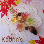 彩りの秋🍁移りゆくグラデーションのミニ紅葉と琥珀色どんぐりのキーホルダー