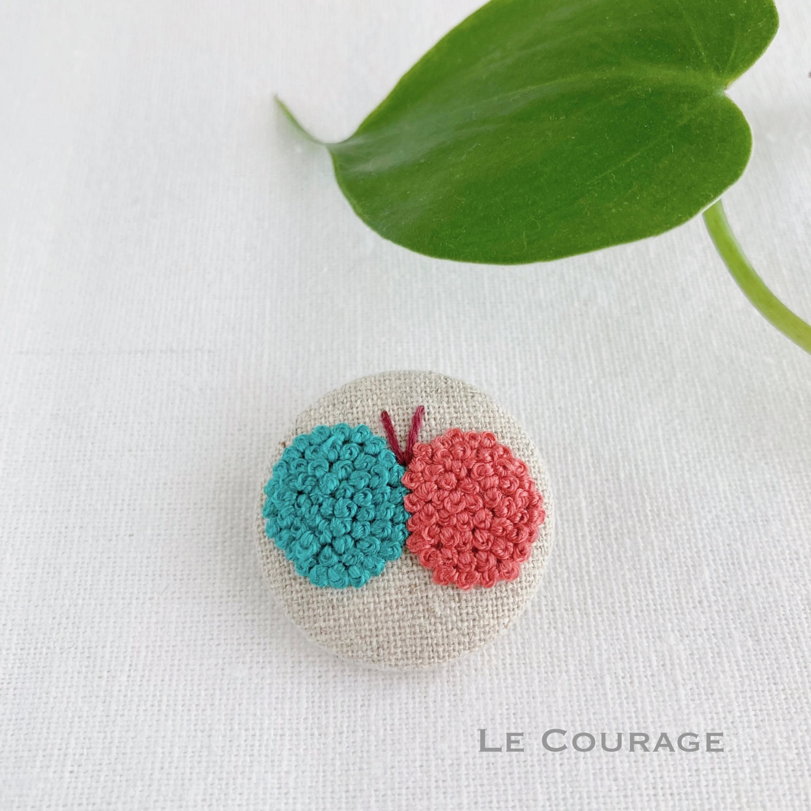 豪華で新しい le - カタツムリの刺繍ブローチ(黄色) courage 国内最大 minne | その他