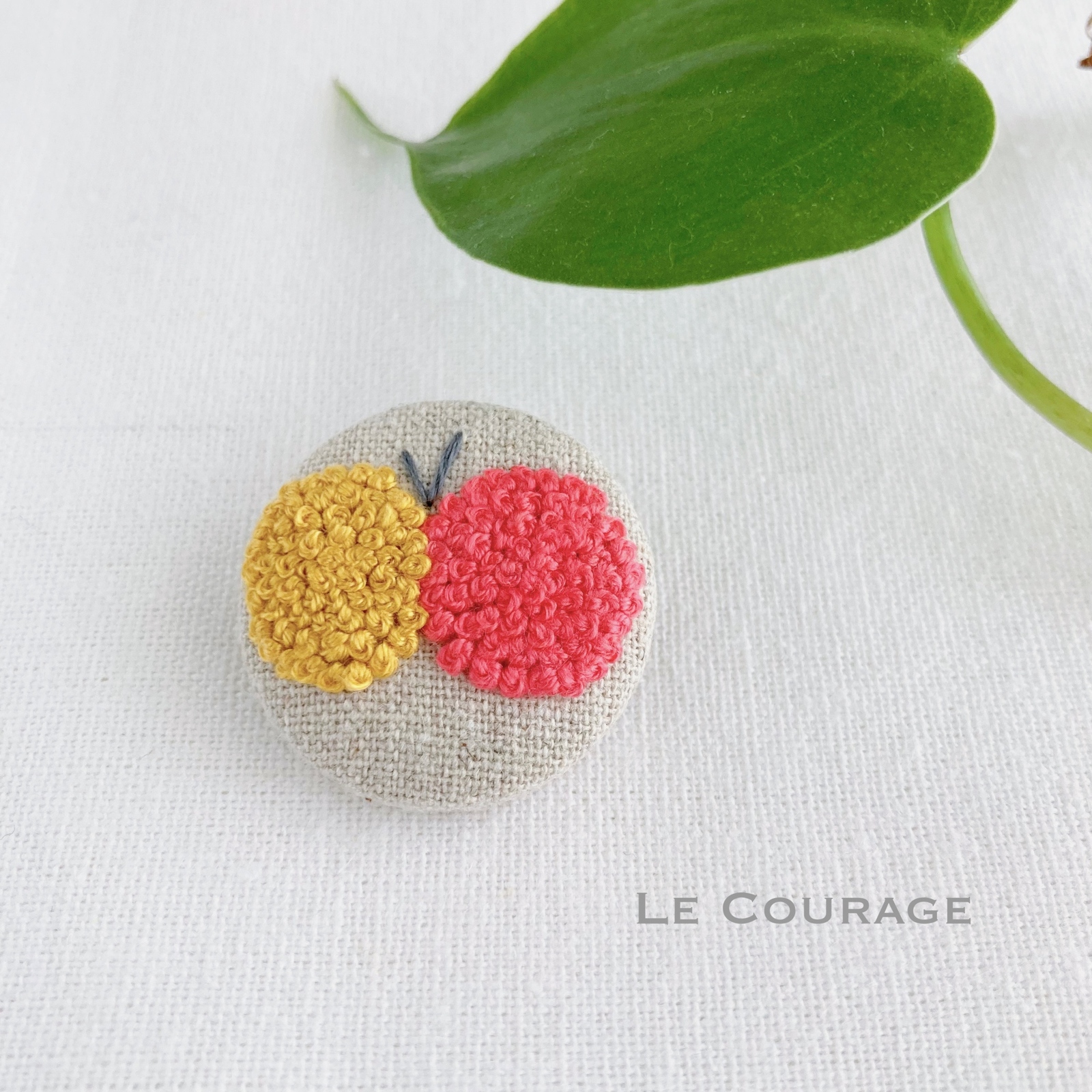 刺繍ブローチ　　〜かたつむり〜 カタツムリのブローチ | salondumuguet