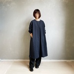 リネンの働くワンピース。ネイビー。オリジナル雪の結晶ボタン【即納】