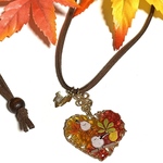 ハート型落ち葉🍂シマエナガちゃんペンダント