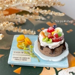 フルーツたっぷりチョコレートケーキ