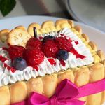 苺がたっぷり!!シャルロットケーキ♪