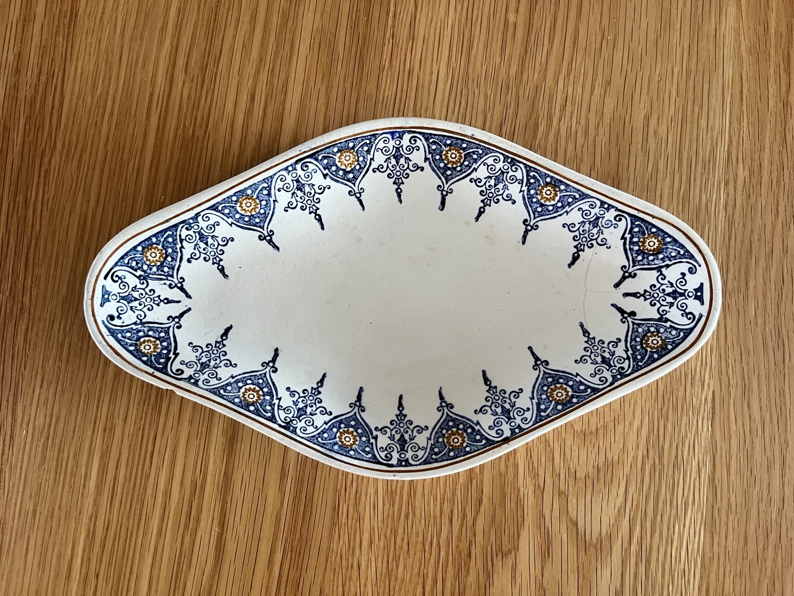 St.Amand 6014 CAFES-DEBRAY サンタマン ラヴィエ〈フランス食器・皿