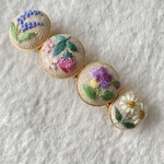 リネンと刺繍の野の花バレッタ2