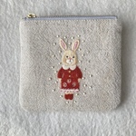 コットンリネンと刺繍の子うさぎのポーチ