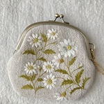 【再販×2】コットンリネンと野の花刺繍のがま口1