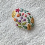 リネンと刺繍の秋の草花のヘアゴム orブローチ2