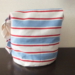 ボーダーのショルダー　ブルー