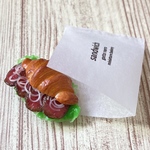 ミニチュアパン　ローストビーフクロワッサンサンド