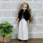 NO,372 リカちゃん　服　ブラック　フリース　ドルマンジャケット　白い　プリーツスカート　チェックインナー　秋のモノトーンコーデ　リアルクローズ