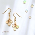 【 煌めく虹色 】 宝石質 ホワイトオパール 小ぶり ピアス / イヤリング