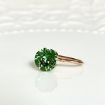 Minette☆イヤーカフ イヤカフ-557  ❤︎ SWAROVSKI  スワロフスキー を使用  ❤︎ エメラルドグリーン