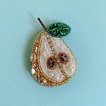 【改良♪】山盛りビジューでキラッキラッ🤩✨ビーズ刺繍✨洋梨ブローチ✨