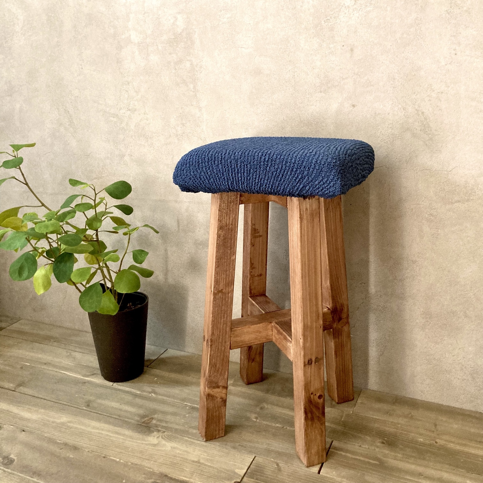 特集掲載】木製 スツール サイドテーブル アンティーク風 四角い イス