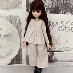 リカちゃん服　トップスとパンツの2点セット