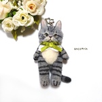 羊毛フェルト 猫 サバトラ猫のキーホルダー