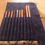 a-5yj様オーダー品 10本用金襴笛袋.巻物タイプ(籠目鳳凰/紫 濃赤)