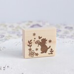 蝶々と仲良し子猫のはんこ　猫　花　