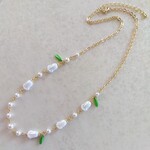 チューリップのネックレス(白)