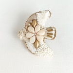トリの刺繍ブローチ（キナリ）